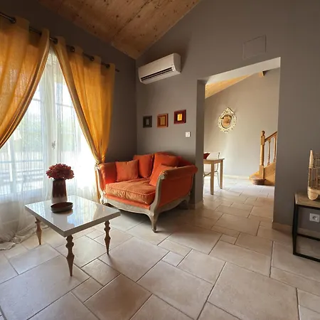 La Gourgasse Vieille, Maison De Holiday home *
